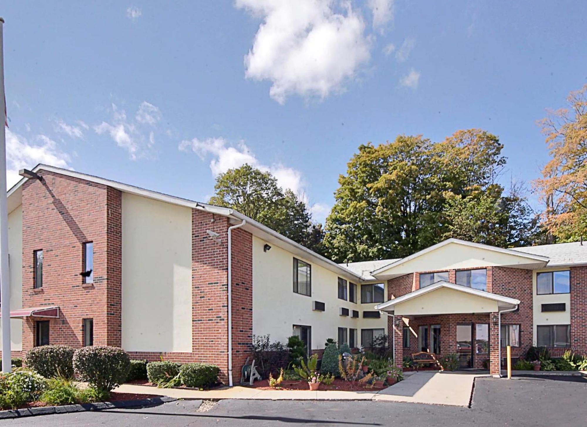 Riverdale Inn West Springfield Buitenkant foto